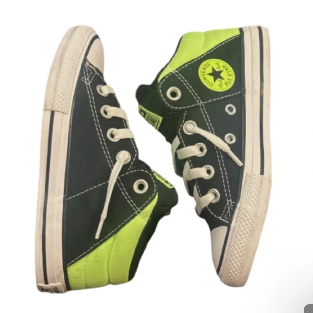 Authentic Converse designer signature canvas high top sneakers sz 13 kids